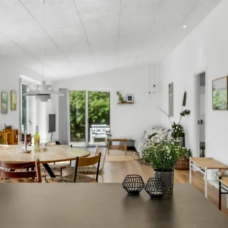 Lars - 350m From The Sea By Interhome *